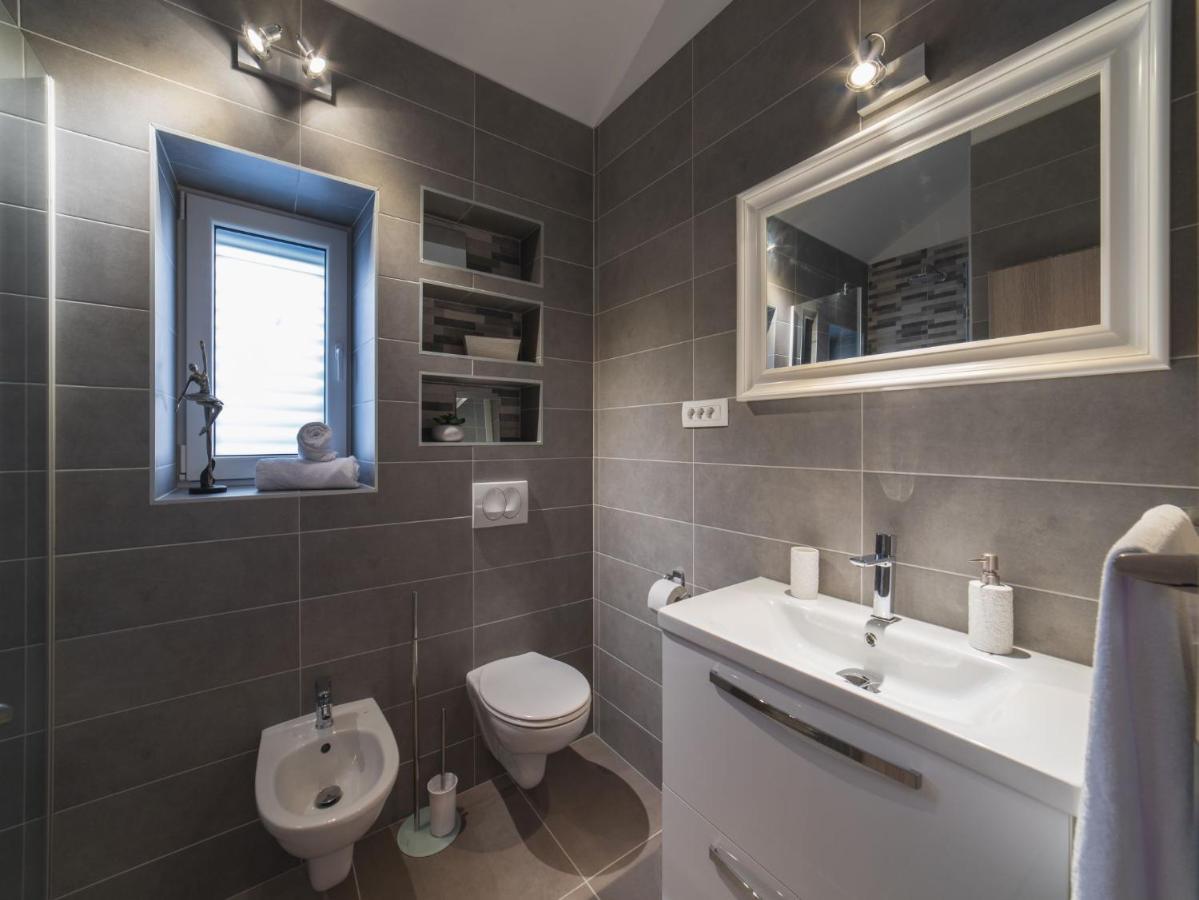 Apartment Fiora Kaštela 外观 照片